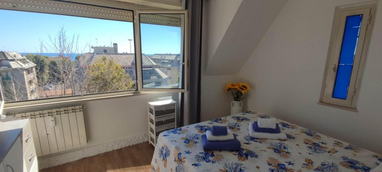 Appartement Attico Girasole à Ostie Extérieur photo
